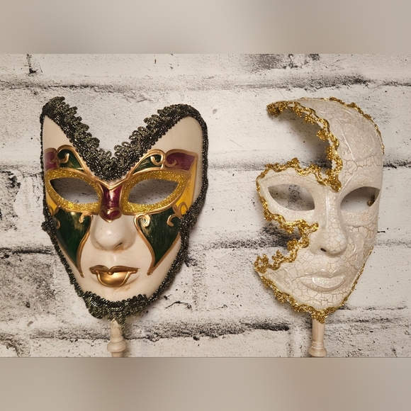 Vintage Venetian Wall Masks on Handles – Harlequin & Crackle Gold Pair - Picture 2 of 12